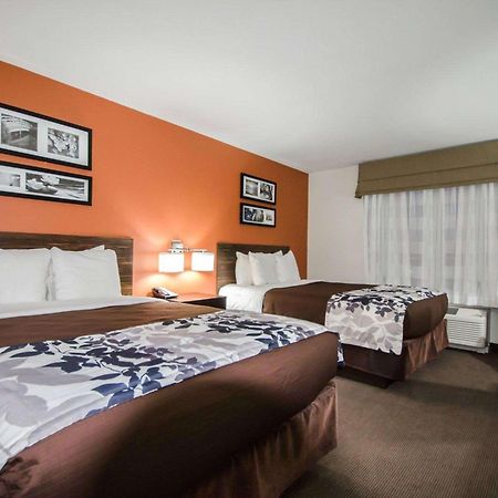Sleep Inn & Suites And Conference Center Downtown Индианаполис Екстериор снимка