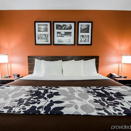 Sleep Inn & Suites And Conference Center Downtown Индианаполис Екстериор снимка