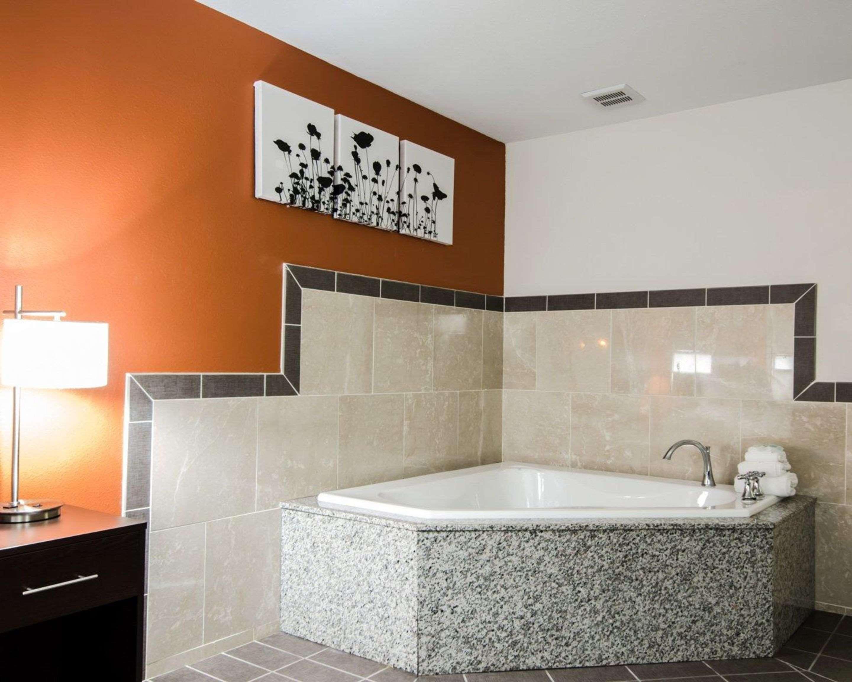 Sleep Inn & Suites And Conference Center Downtown Индианаполис Екстериор снимка