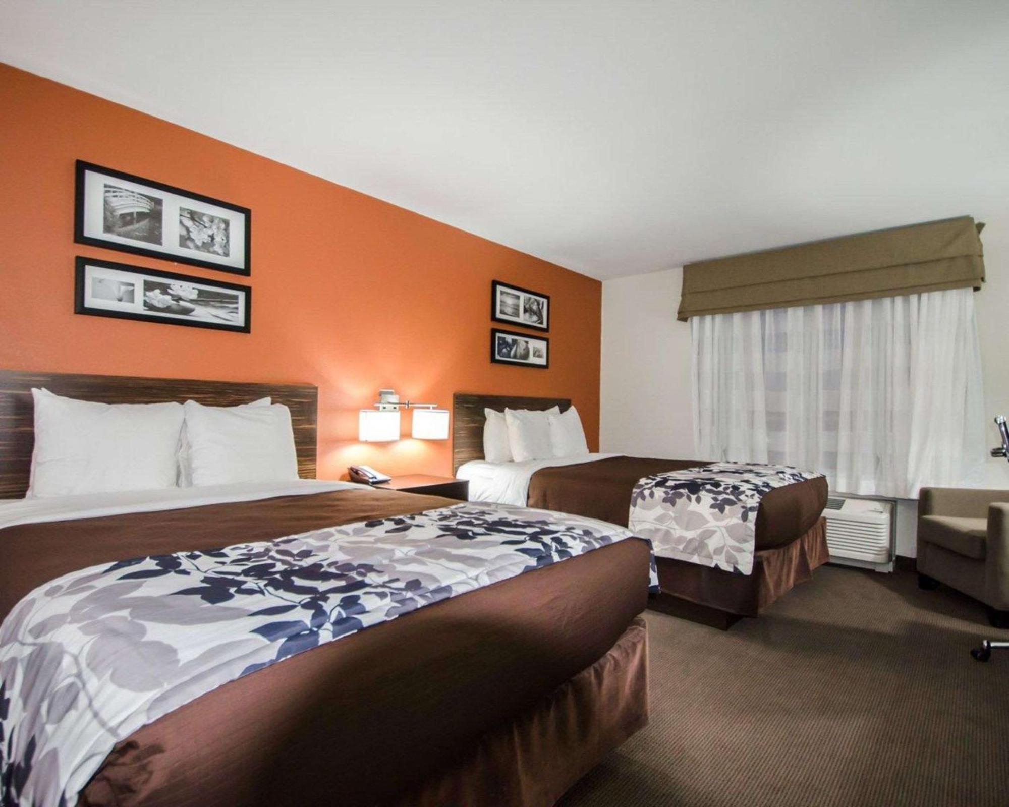 Sleep Inn & Suites And Conference Center Downtown Индианаполис Екстериор снимка