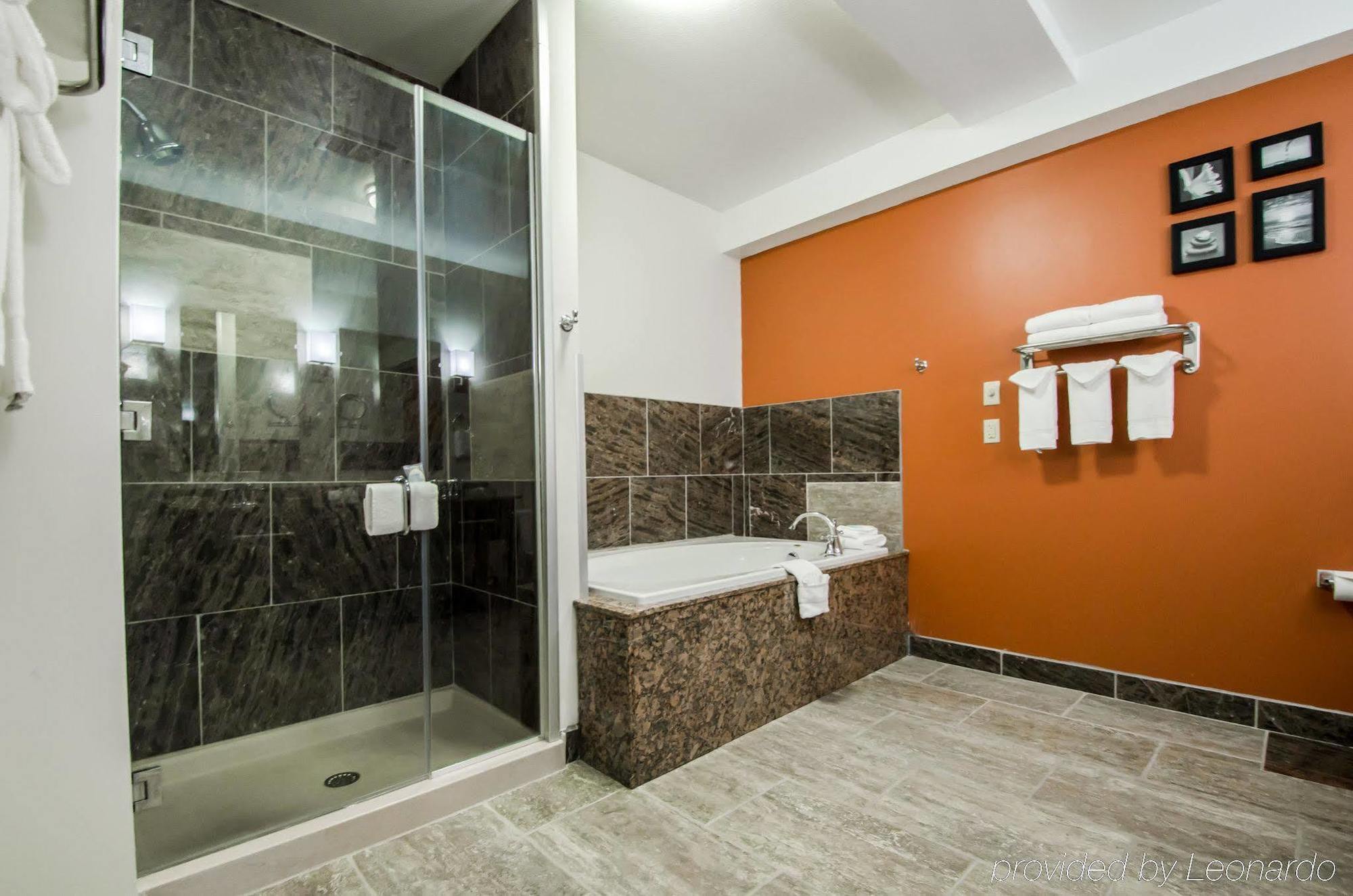Sleep Inn & Suites And Conference Center Downtown Индианаполис Екстериор снимка