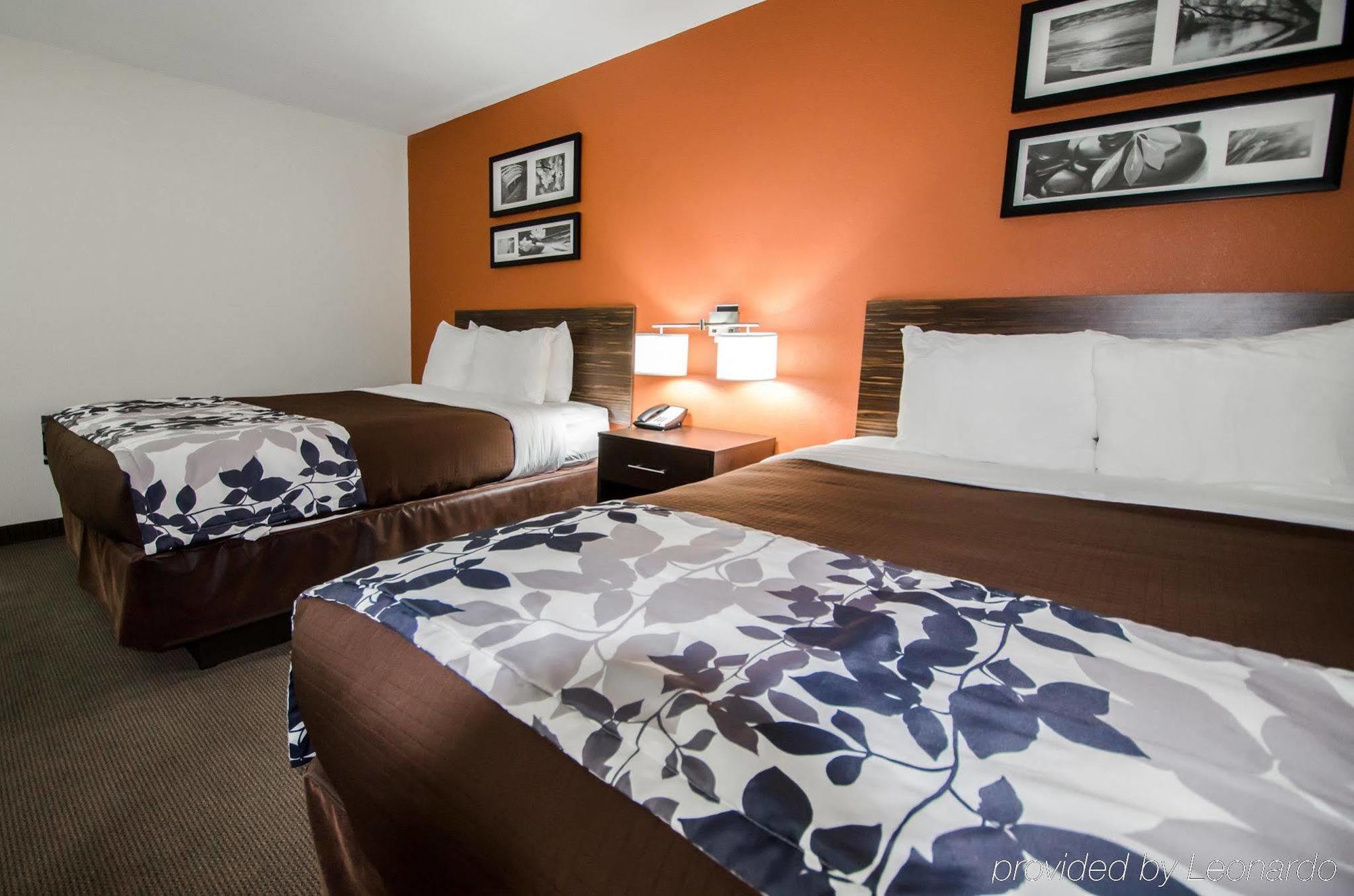 Sleep Inn & Suites And Conference Center Downtown Индианаполис Екстериор снимка